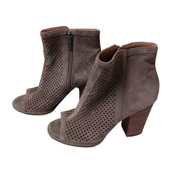 Women's Lucky Brand Heels - Picture 3 of 8